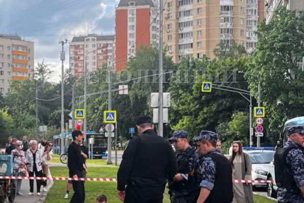 Житель Москвы из ревности зарезал бывшую возлюбленную и покончил с собой | Москвич увидел бывшую девушку с другим и зарезал её из ревности Житель Москвы из ревности зарезал бывшую возлюбленную и покончил с собой | Москвич увидел бывшую девушку с другим и зарезал её из ревности