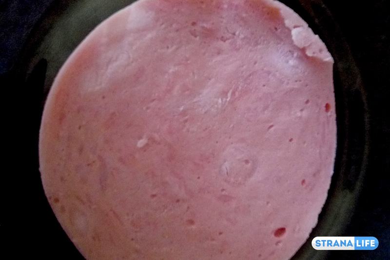 Росконтроль: В большинстве российских колбас обнаружены шкуры и соя