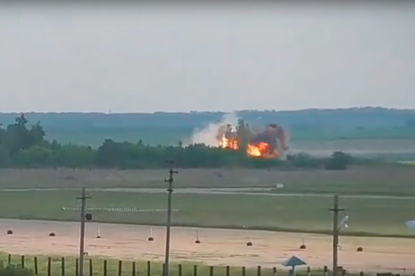 В сети появилось первое видео крушения Ан-26 под Саратовом В сети появилось первое видео крушения Ан-26 под Саратовом