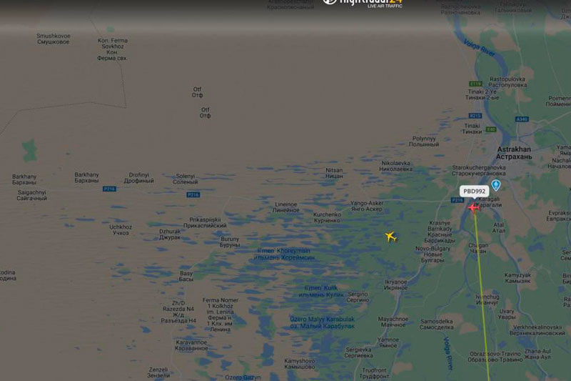 Пассажирский Boeing подал сигнал бедствия над Каспийским морем | Boeing рейса Дубай − Москва приземлился в Астрахани после сигнала бедствия