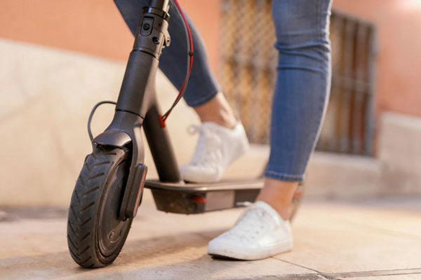 Кикшеринг в России вводит верификацию через «Госуслуги» для борьбы с нарушениями подростков | "Коммерсант": кикшеринг обсуждает введение верификации через "Госуслуги" Кикшеринг в России вводит верификацию через «Госуслуги» для борьбы с нарушениями подростков | "Коммерсант": кикшеринг обсуждает введение верификации через "Госуслуги"