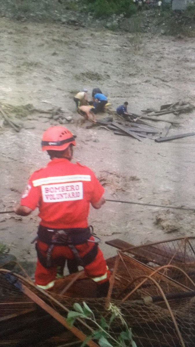 Смертельное ДТП на висячем мосту в Перу произошло на «повороте дьявола» Смертельное ДТП на висячем мосту в Перу произошло на «повороте дьявола»