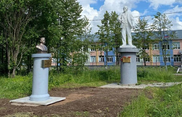 В Вологодской области открыт третий памятник Сталину за год | В Вологодской области стали появляться новые памятники Сталину В Вологодской области открыт третий памятник Сталину за год | В Вологодской области стали появляться новые памятники Сталину