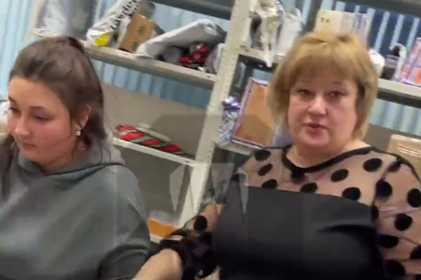 В Брянской области сотрудницы «Почты России» напали на клиентку В Брянской области сотрудницы «Почты России» напали на клиентку