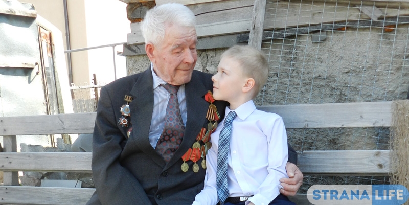 «Спасибо, деда, за победу»