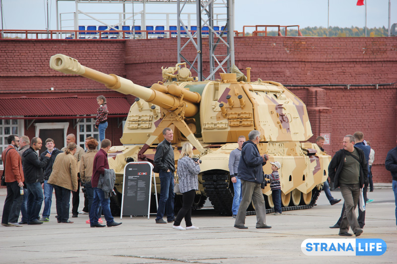 Громко, рекордно. Выставка RAE: фоторепортаж с полигона под Нижним Тагилом