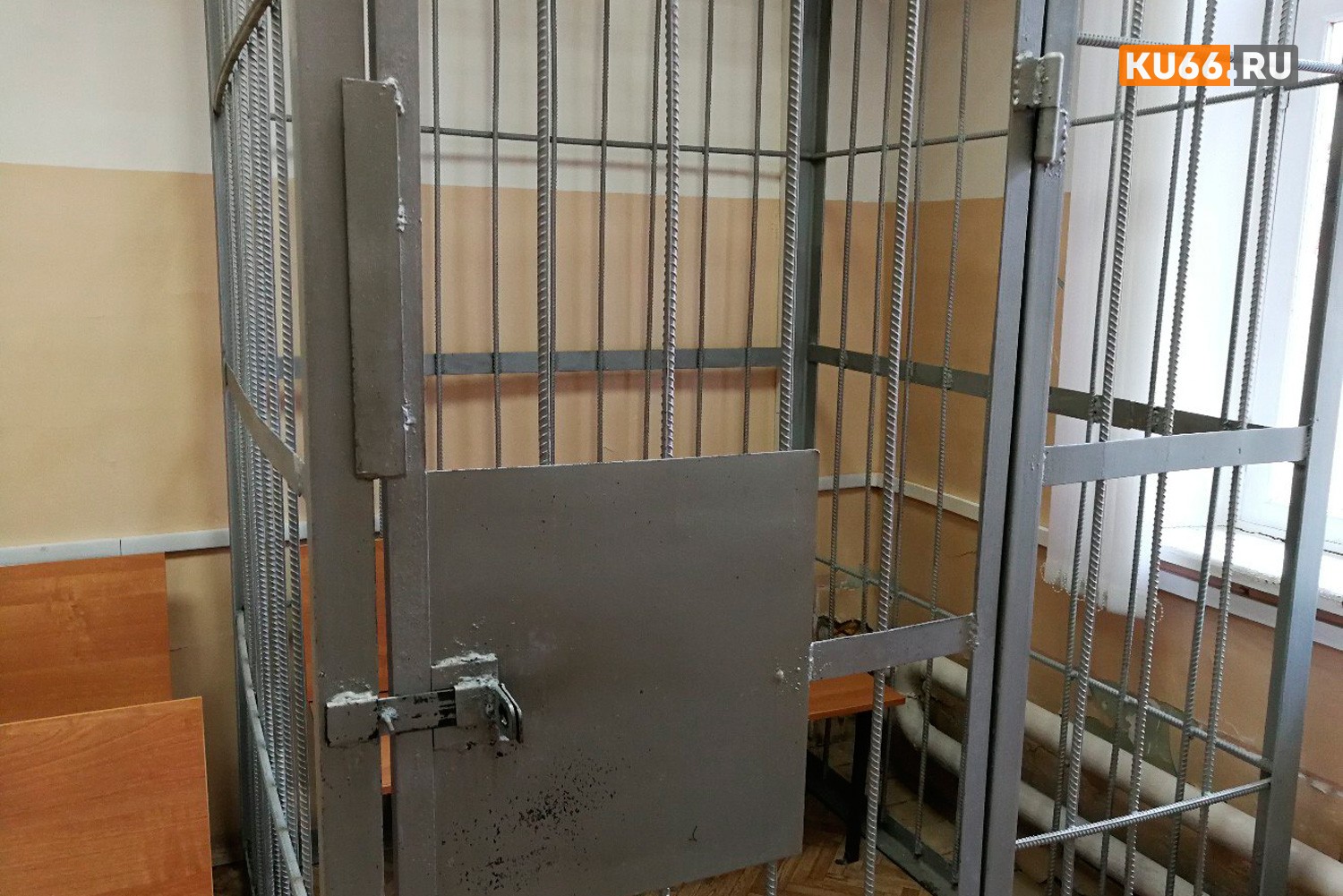 В Петербурге на 10 суток арестовали педагога, ударившего ученика в школе | В Петербурге арестована ударившая ученика педагог коррекционной школы