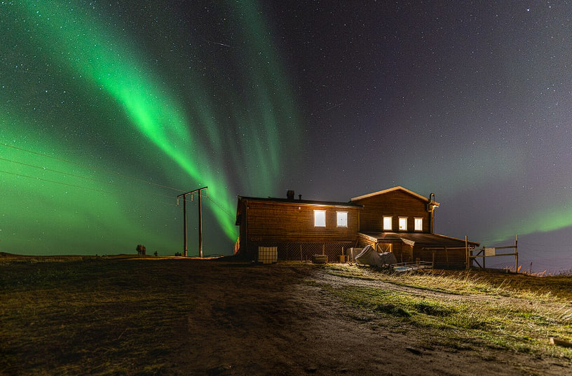 Полярные сияния накроют Россию: названы точные регионы — где можно увидеть уже в ближайшие дни | Где в России можно увидеть полярное сияние в ближайшие дни
