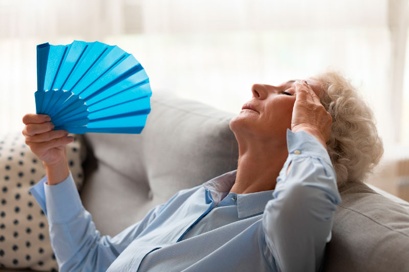 Терапевт предсказал проблемы со здоровьем некоторым россиянам из-за жары летом | Врач Кондрахин рассказал, людям с какими болезнями будет тяжелее всего этим летом Терапевт предсказал проблемы со здоровьем некоторым россиянам из-за жары летом | Врач Кондрахин рассказал, людям с какими болезнями будет тяжелее всего этим летом