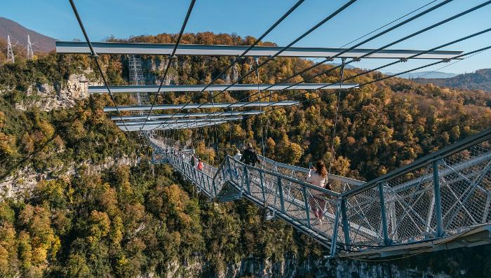 Сиганул без страховки: в Сочи посетитель Skypark разбился насмерть с 207-метровой высоты | В Сочи мужчина погиб после прыжка без страховки в Skypark Сиганул без страховки: в Сочи посетитель Skypark разбился насмерть с 207-метровой высоты | В Сочи мужчина погиб после прыжка без страховки в Skypark