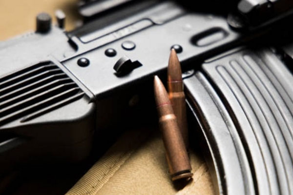 В Подмосковье мужчина устроил стрельбу у подъезда жилого дома | Неизвестный устроил стрельбу у ЖК «Ольгино парк» в Подмосковье В Подмосковье мужчина устроил стрельбу у подъезда жилого дома | Неизвестный устроил стрельбу у ЖК «Ольгино парк» в Подмосковье