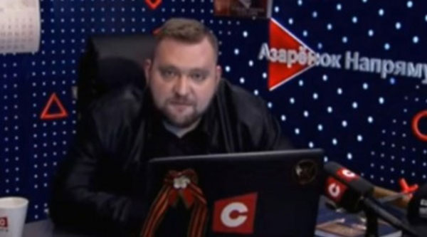 В Белоруссии пообещали «разбить хлебало» журналисту из РФ за слова о Лукашенко | Белорусский журналист Азарёнок оскорбил коллегу из России из-за слов о Лукашенко В Белоруссии пообещали «разбить хлебало» журналисту из РФ за слова о Лукашенко | Белорусский журналист Азарёнок оскорбил коллегу из России из-за слов о Лукашенко