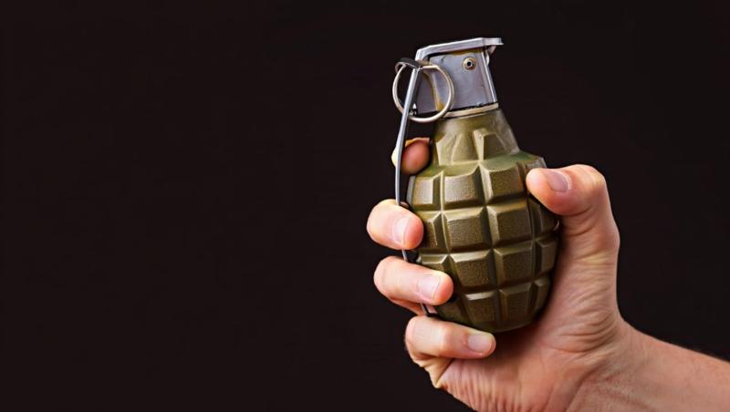 В Рязани 18-летний парень принес гранату в кальянную: из-за взрыва погиб один человек, пятеро пострадали  | В Рязани задержали кальянщика после взрыва гранаты в кафе