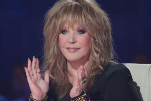 Пугачёва выпустила вторую песню после отъезда из России под названием «Я плачу» | Новая песня Пугачёвой: о чём поет Примадонна, что известно Пугачёва выпустила вторую песню после отъезда из России под названием «Я плачу» | Новая песня Пугачёвой: о чём поет Примадонна, что известно