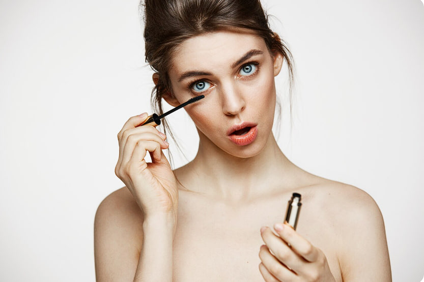 4 ошибки в макияже, которые делают тебя старше (и как исправить их за 5 минут) 4 ошибки в макияже, которые делают тебя старше (и как исправить их за 5 минут)