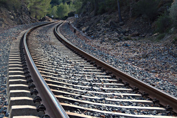 Путин подписал закон о штрафах за переход ж/д путей в неположенных местах