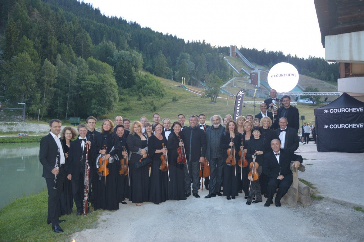 Брянский Губернаторский симфонический оркестр принял участие в большом гастрольном туре по городам Польши и Франции Брянский Губернаторский симфонический оркестр принял участие в большом гастрольном туре по городам Польши и Франции