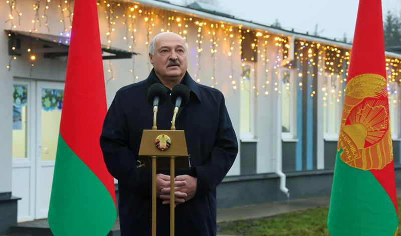 Лукашенко заявил, что считает себя уходящим президентом Белоруссии | Лукашенко назвал себя уходящим главой Белоруссии Лукашенко заявил, что считает себя уходящим президентом Белоруссии | Лукашенко назвал себя уходящим главой Белоруссии