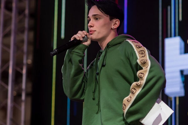 Правозащитники попросили объявить Даню Милохина в розыск за уклонение от призыва | Даню Милохина потребовали объявить в розыск за уклонение от призыва Правозащитники попросили объявить Даню Милохина в розыск за уклонение от призыва | Даню Милохина потребовали объявить в розыск за уклонение от призыва