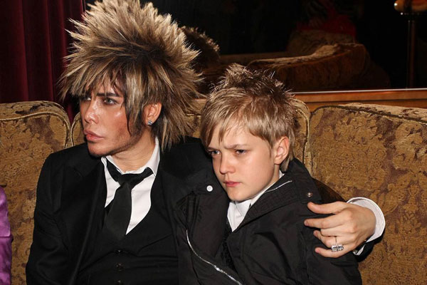 «Мое детство было настоящим адом!» — приемный сын Сергея Зверева собирается подать в суд на отца | Усыновленный Зверевым Дмитрий Парфенов подаст в суд на отца «Мое детство было настоящим адом!» — приемный сын Сергея Зверева собирается подать в суд на отца | Усыновленный Зверевым Дмитрий Парфенов подаст в суд на отца