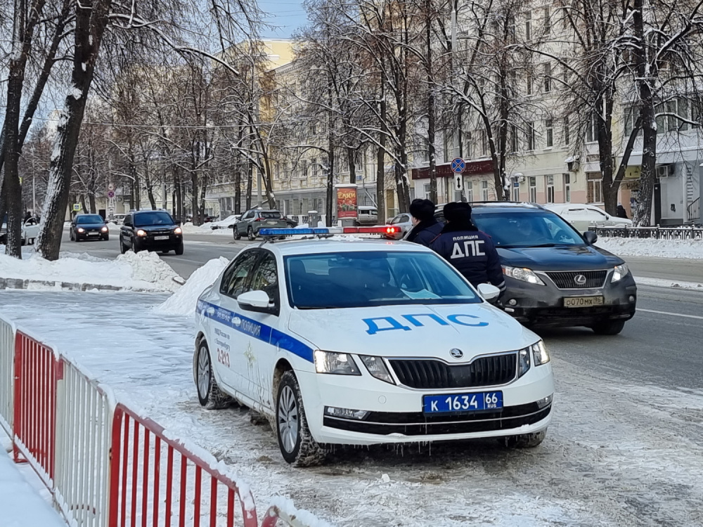«Чем меньше пробок — тем больше взяток»: начальника Госавтоинспекции в Челябинске заподозрили в коррупции | Начальника челябинской Госавтоинспекции подозревают в получении взяток «Чем меньше пробок — тем больше взяток»: начальника Госавтоинспекции в Челябинске заподозрили в коррупции | Начальника челябинской Госавтоинспекции подозревают в получении взяток