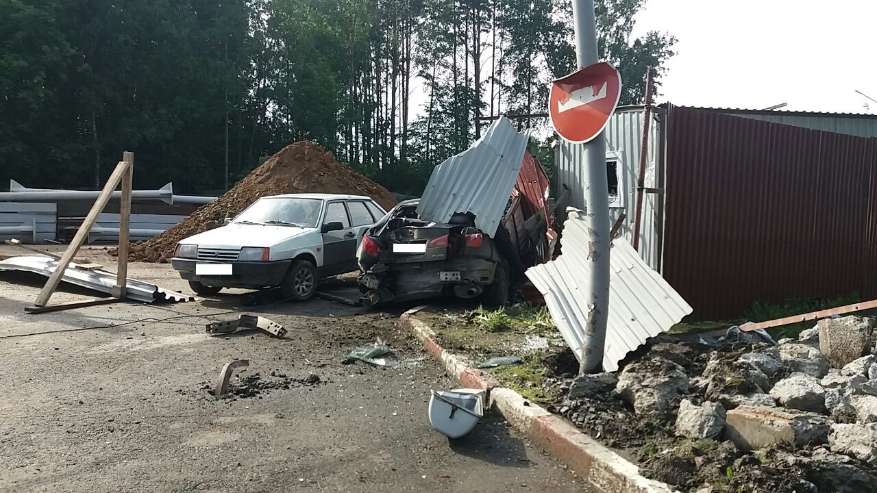 В Свердловской области водитель автомашины «Лексус» сбил насмерть пешехода В Свердловской области водитель автомашины «Лексус» сбил насмерть пешехода