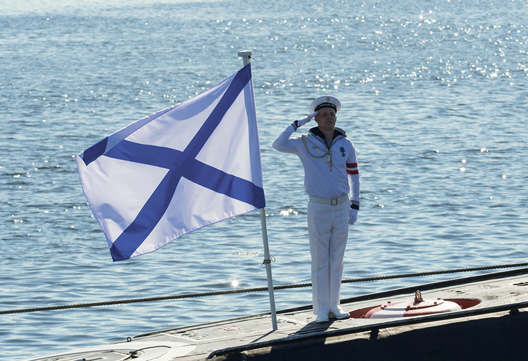 На похоронах моряков с «Лошарика» сообщили, что они предотвратили «катастрофу планетарного масштаба»