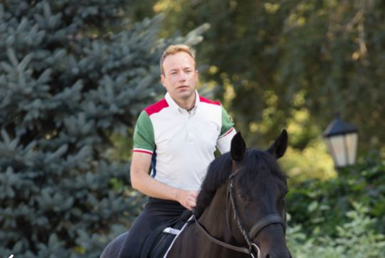 Челябинский нейрохирург из клиники Рошаля покончил с собой после обвинений во взятке. ВИДЕО Челябинский нейрохирург из клиники Рошаля покончил с собой после обвинений во взятке. ВИДЕО